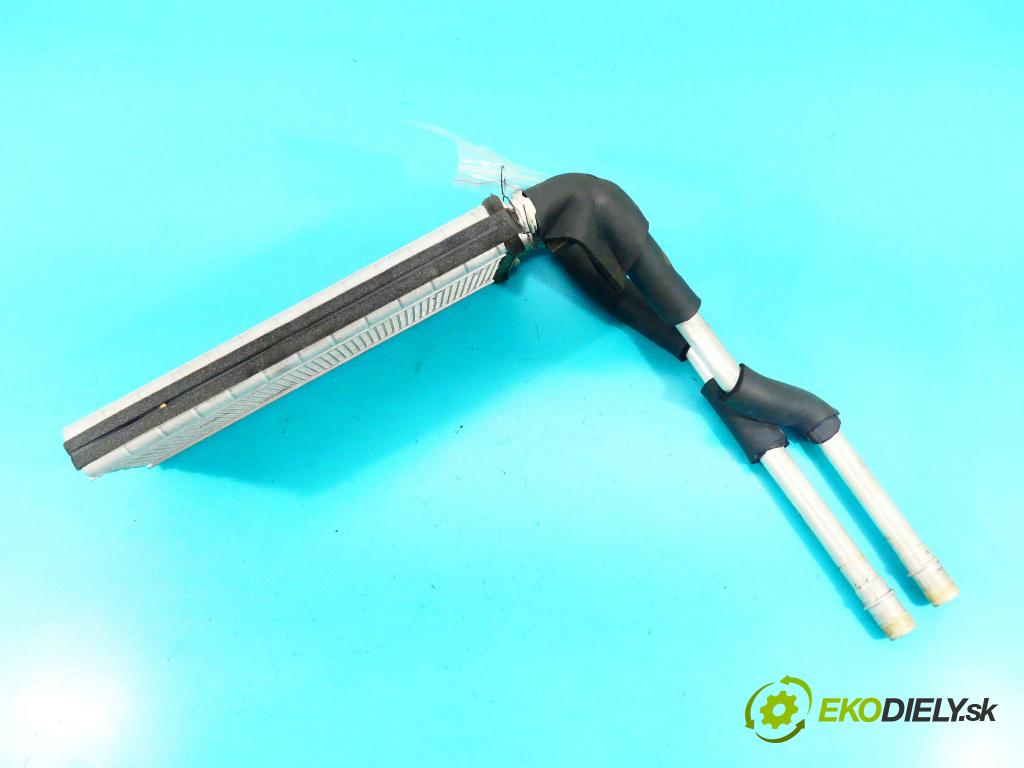 Jaguar XF II 2015- 2.0d 179KM automatic 132 kW 1999 cm3 4- radiator  (Radiátory kúrenia)