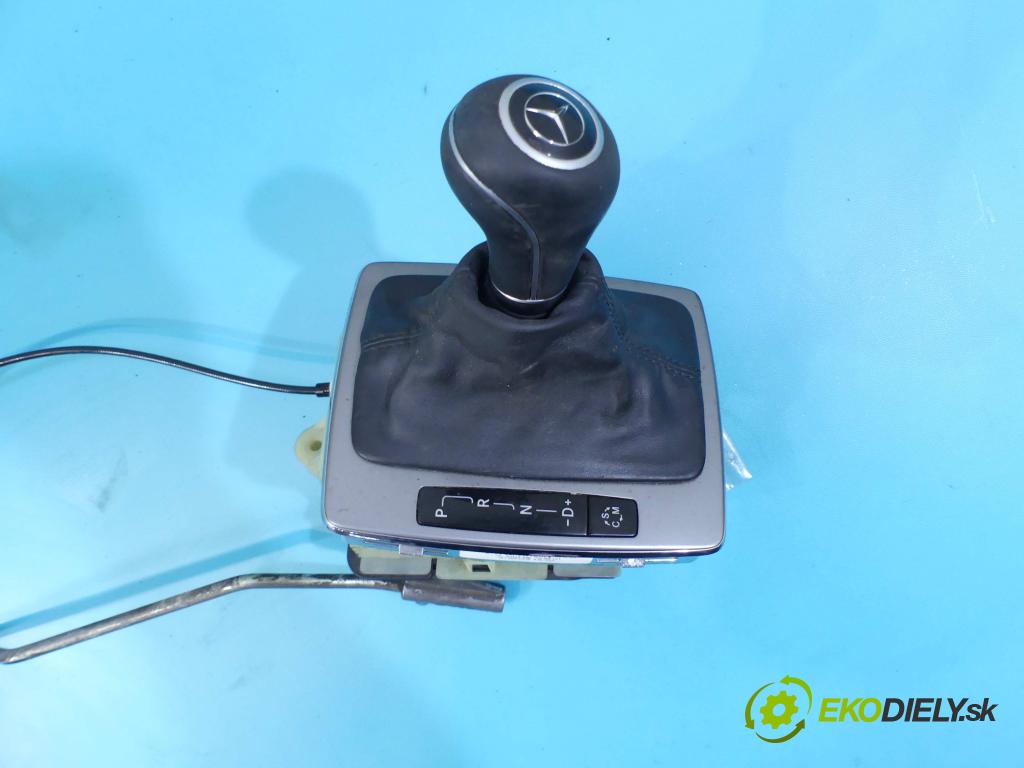 Mercedes GLK X204 2008-2015 2,2.0 cdi 170 HP automatic 125 kW 2143 cm3 5- Páka: Změny: stupeň,rýchlosť A2042673088 (Rýchlostné páky / kulisy)