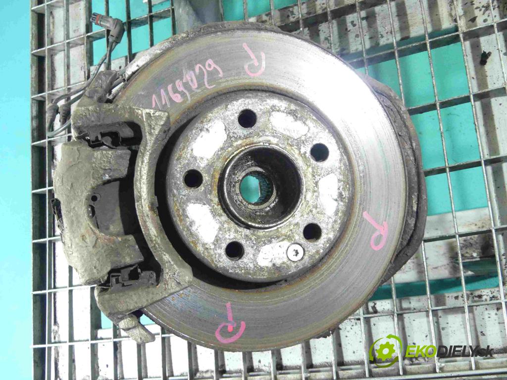 Mercedes A W169 2004-2012 1.7 116 HP manual 85 kW 1699 cm3 5- náboj pravé  (Náboje)