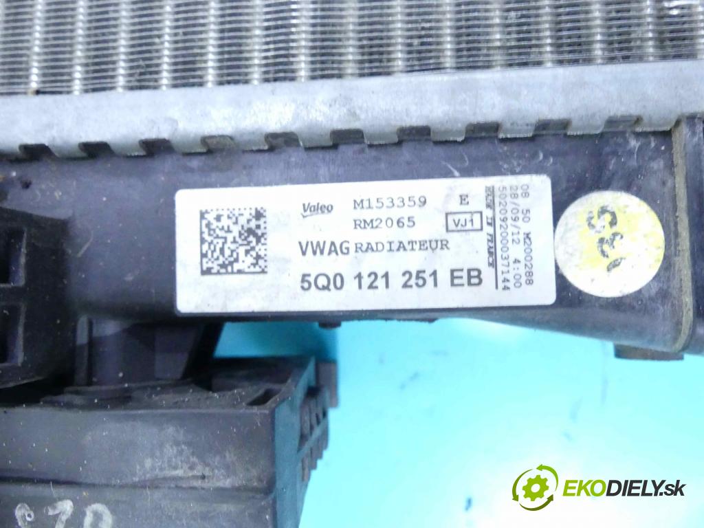 Vw Golf VII 2012-2020 1.6 tdi 105 hp manual 77 kW 1598 cm3 3- Chladič 5Q0121251EB (Chladiče)