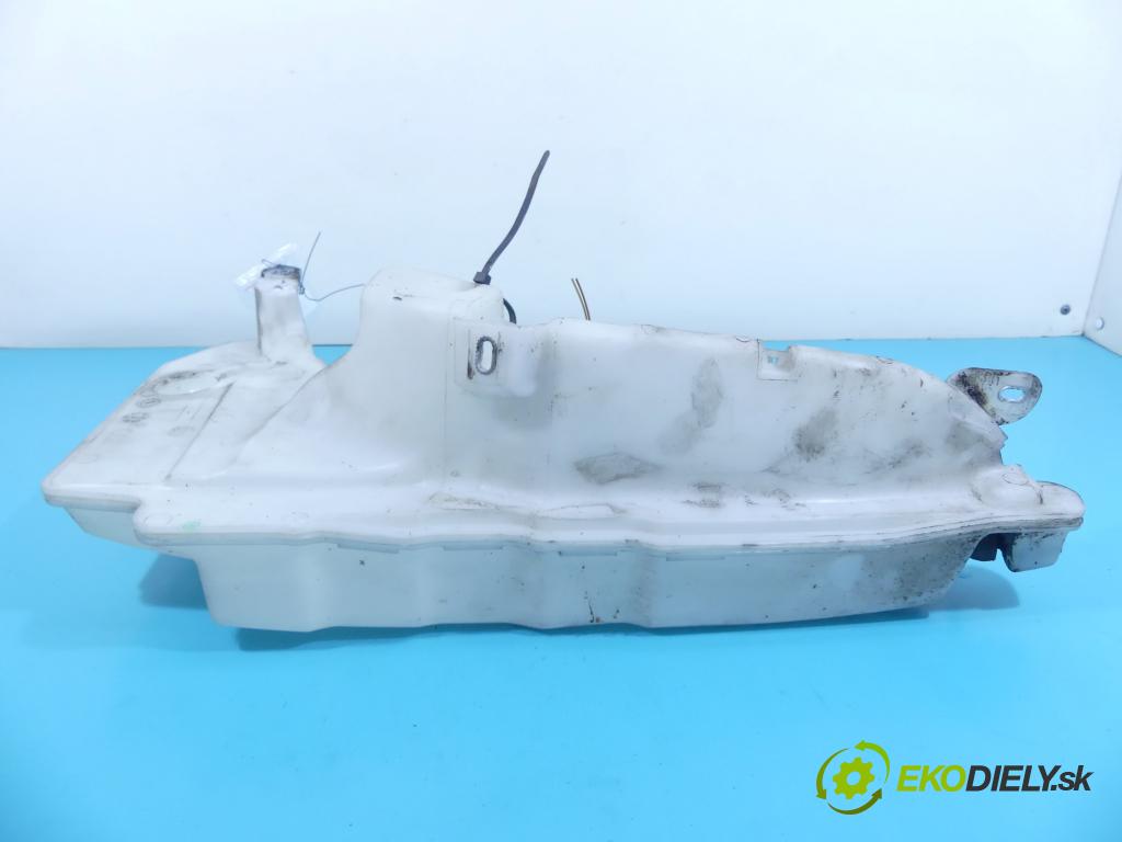 Audi A6 C6 2004-2011 2.7 tdi 179KM manual 132 kW 2698 cm3 4- nádržka tekutina: ostřikovačů 4F0955451P