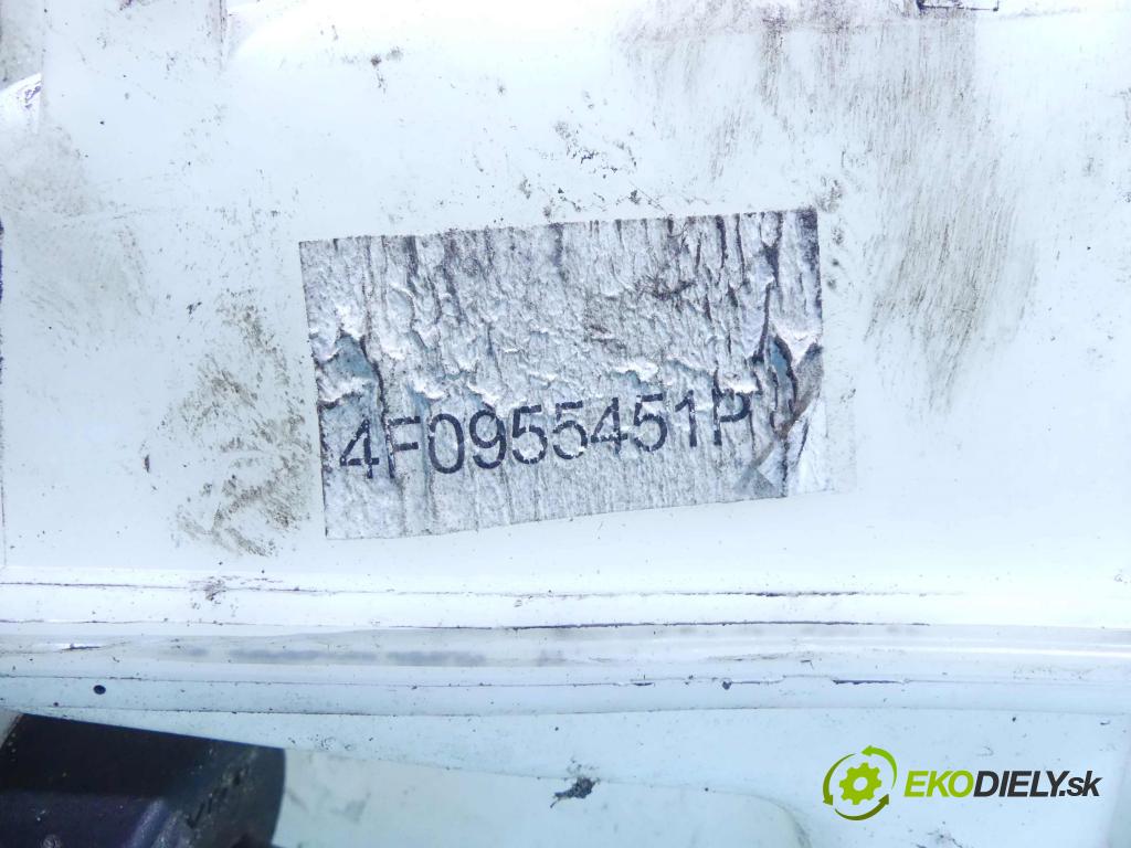 Audi A6 C6 2004-2011 2.7 tdi 179KM manual 132 kW 2698 cm3 4- nádržka tekutina: ostřikovačů 4F0955451P