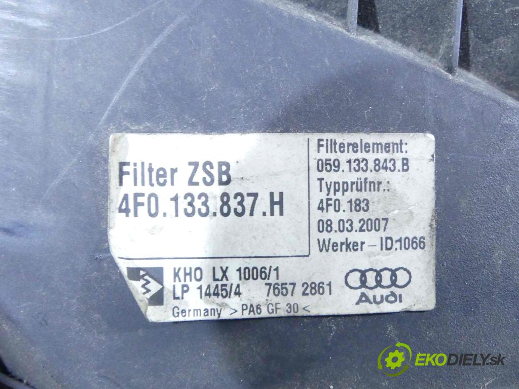 Audi A6 C6 2004-2011 2.7 tdi 179KM manual 132 kW 2698 cm3 4- obal filtra vzduchu 4F0133837H (Kryty filtrů)