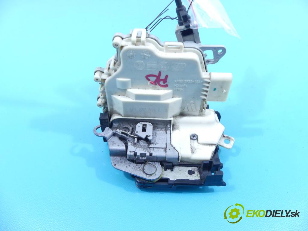 Seat Altea 1.6 tdi 105 hp manual 77 kW 1598 cm3 5- zámek přední pravý 1P1837016C