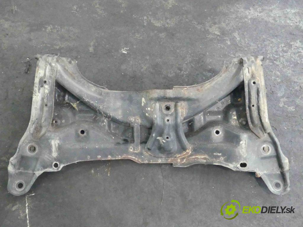 Toyota Yaris II 2005-2011 1.4 D4D 90 hp manual 66 kW 1364 cm3 5- výztuha motoru