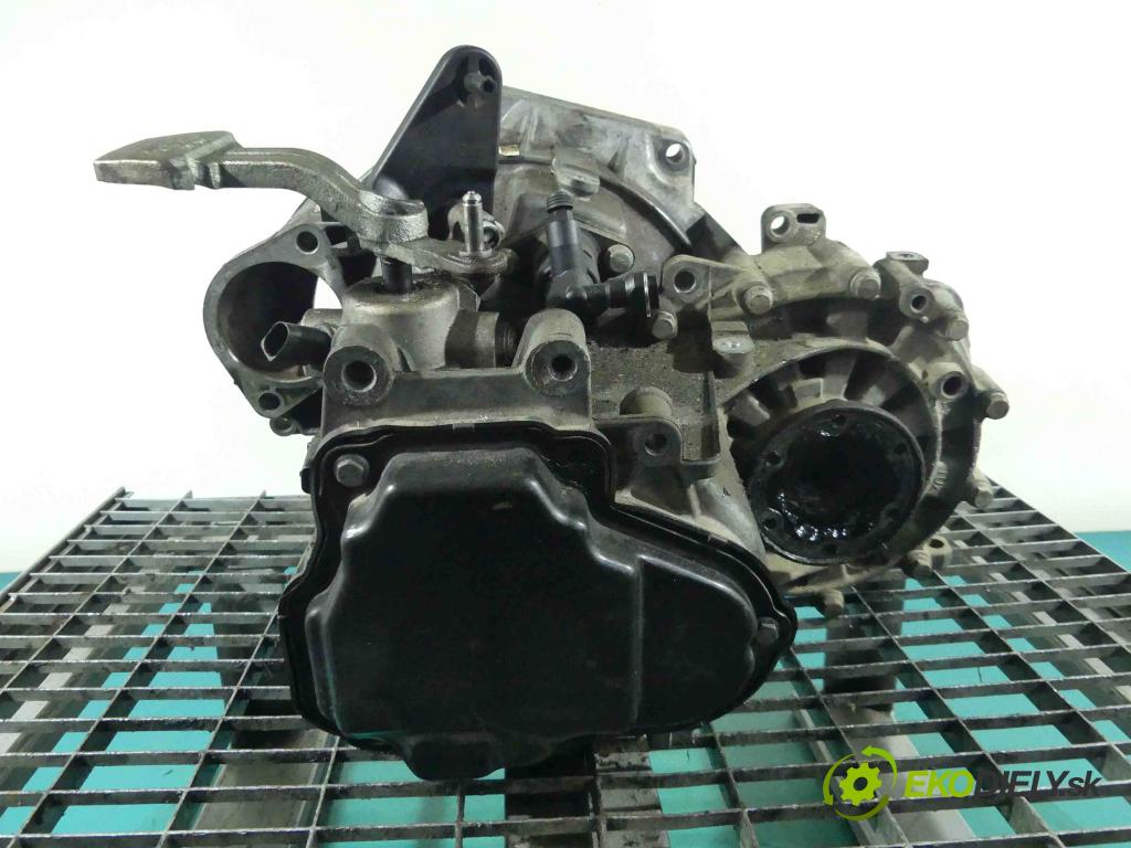 Vw Golf VII 2012-2020 1.6 tdi 105 HP manual 77 kW 1598 cm3 3- prevodovka stupeň,rýchlosť manual MWW