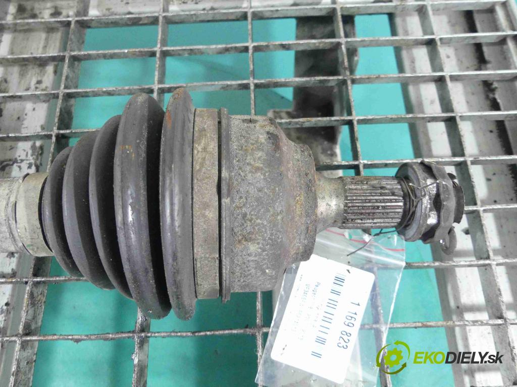 Peugeot 308 I 2007-2013 1.6 16v 120 HP manual 88 kW 1598 cm3 5- poloos ľavé  (Poloosy)