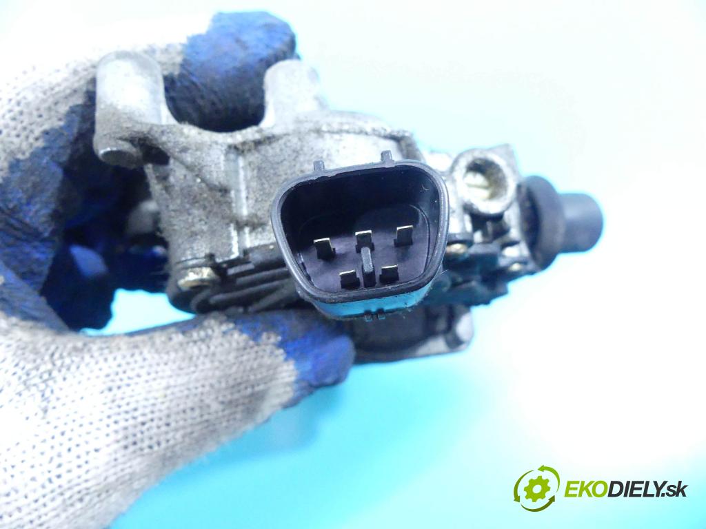 Toyota Corolla E12 2001-2009 2.0 D4D 90 HP manual 66 kW 1995 cm3 5- motor stieračov predné 86110-02100-A