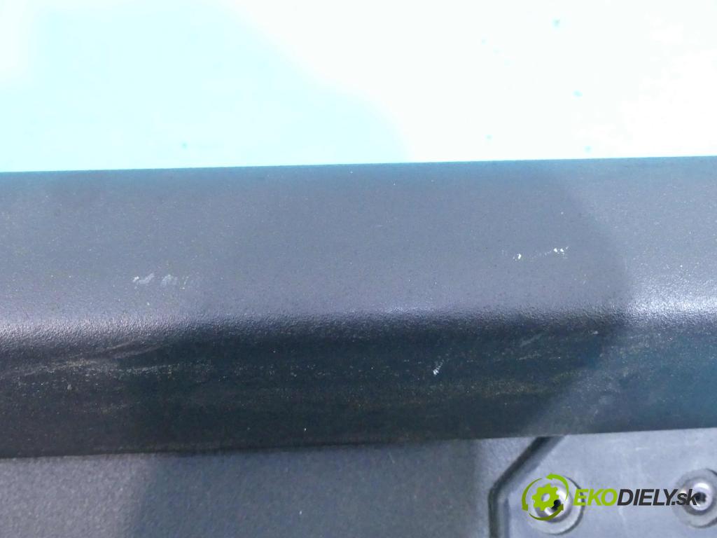 Toyota Corolla E12 2001-2009 2.0 D4D 90 HP manual 66 kW 1995 cm3 5- roleta  (Rolety kufra)