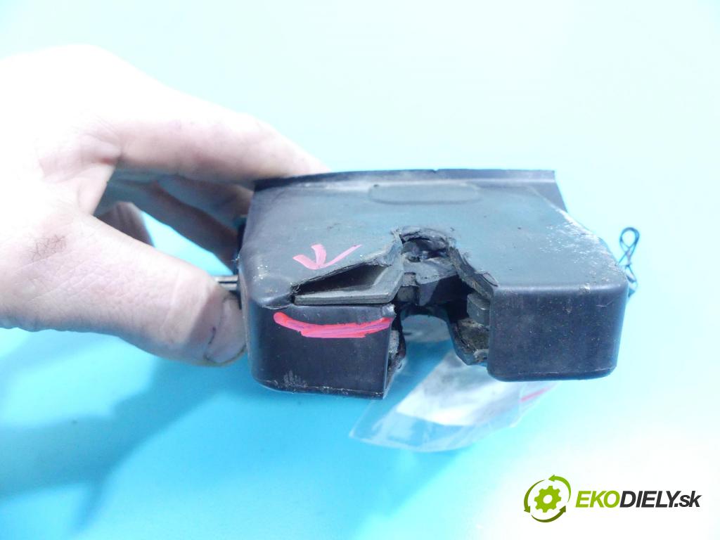 Ford Focus Mk2 2004-2011 1.6 tdci 109 hp manual 80 kW 1560 cm3 5- zámek kufrových dveří zadní 01041111905