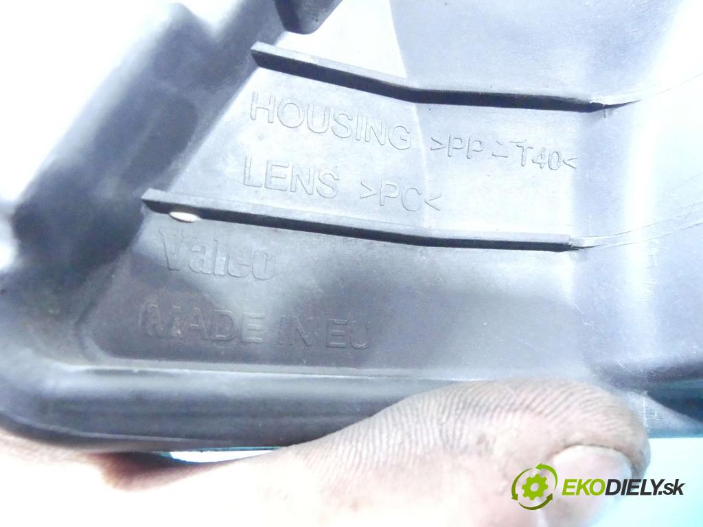 Seat Ibiza III 6L 2002-2008 1.4 16v 75 HP manual 55 kW 1390 cm3 5- Reflektor: pravý  (Pravé)