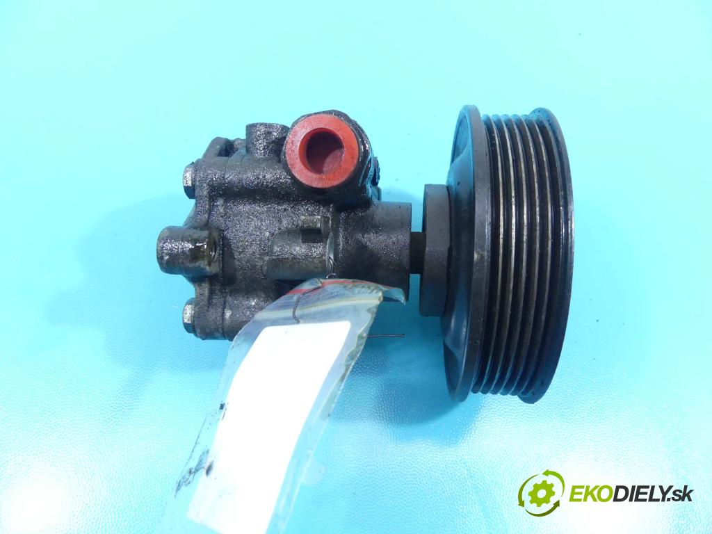 Vw Bora 1.6 16v 105 HP manual 77 kW 1598 cm3 4- čerpadlo posilovač  (Servočerpadlá, pumpy riadenia)