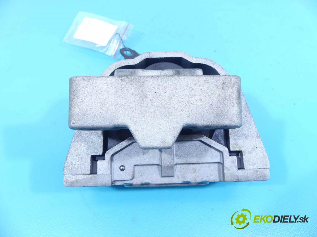 Vw Bora 1.6 16v 105 HP manual 77 kW 1598 cm3 4- airbag motora GSP512347 (Držiaky motora)