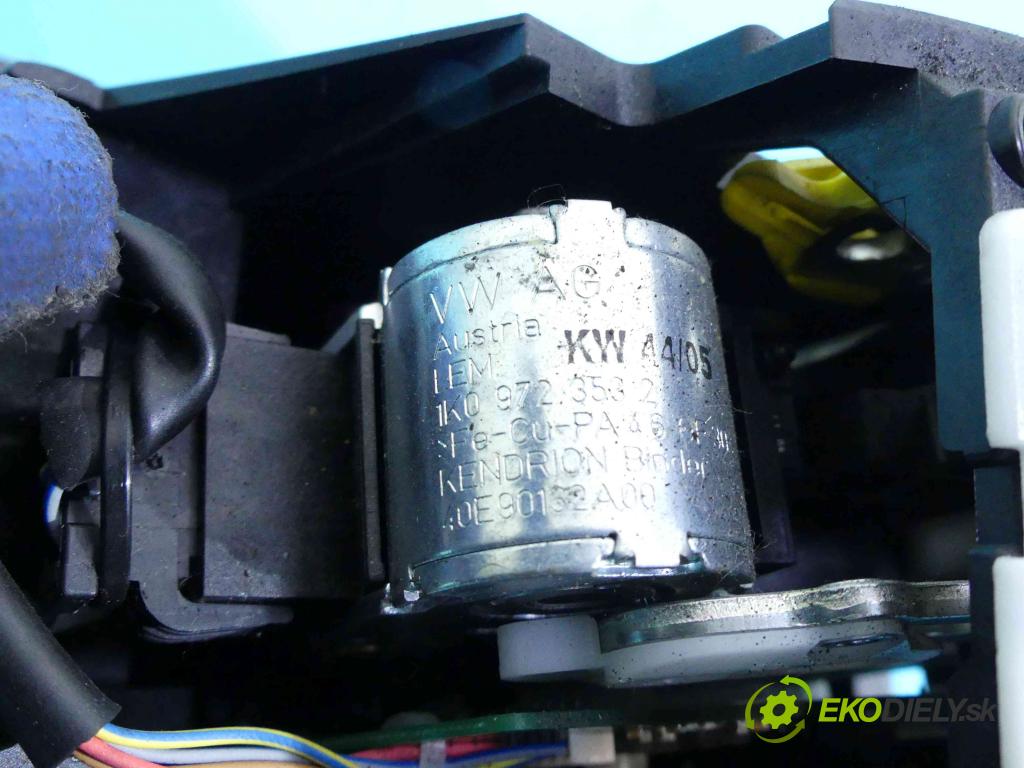 Vw Touran I 2003-2015 1.9 tdi 105 HP automatic 77 kW 1896 cm3 5- Páka: Změny: stupeň,rýchlosť 1T0713061 (Rýchlostné páky / kulisy)