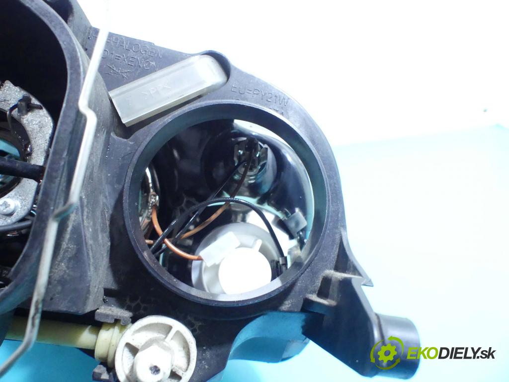 Vw Touareg I 2002-2010 2.5 tdi 174 HP automatic 128 kW 2461 cm3 5- Reflektor: pravý  (Pravé)