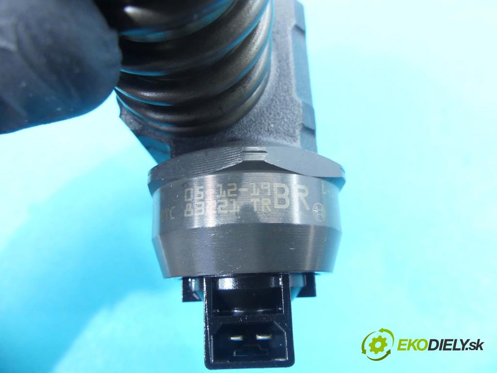 Vw Touareg I 2002-2010 2.5 tdi 174 HP automatic 128 kW 2461 cm3 5- vstrekovacie čerpadlo 0414720228 (Vstrekovače)