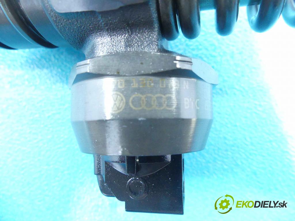 Vw Touareg I 2002-2010 2.5 tdi 174 HP automatic 128 kW 2461 cm3 5- vstrekovacie čerpadlo 0414720228 (Vstrekovače)