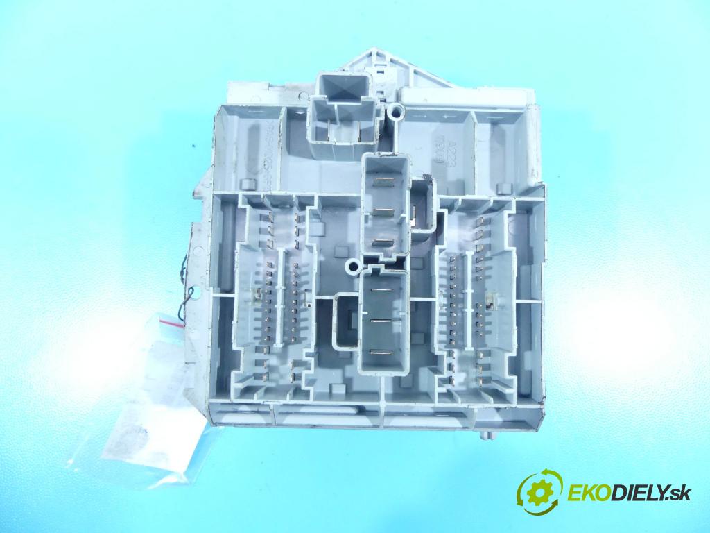 Alfa romeo 159 1.9 jtd 150 hp manual 110 kW 1910 cm3 4- skříňka pojistková 50504455 (Pojistkové skříňky)