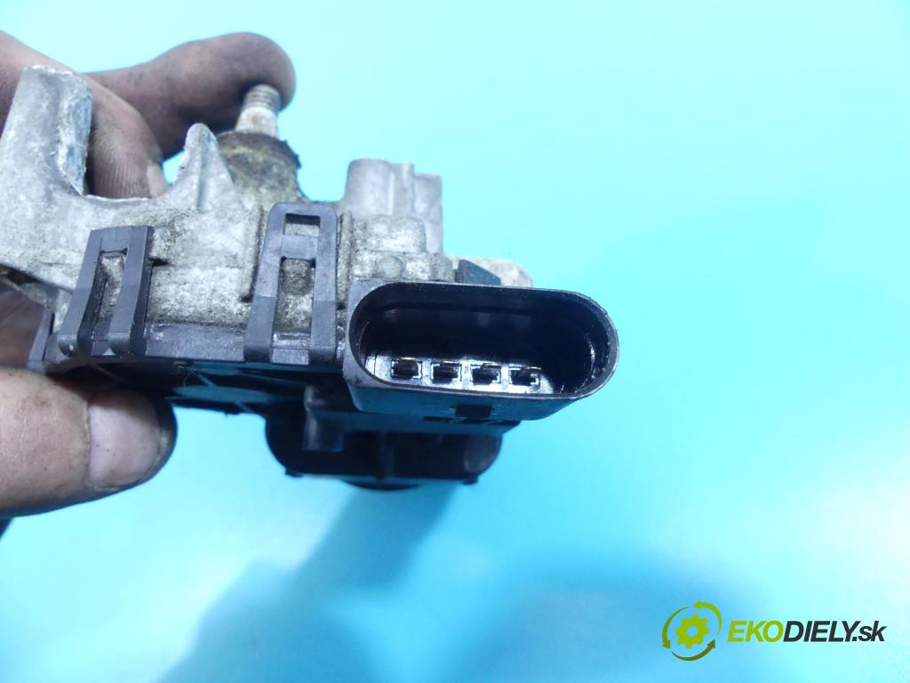Alfa romeo Gt 1.9 jtd 150 HP manual 110 kW 1910 cm3 3- motor stieračov predné 0390241514