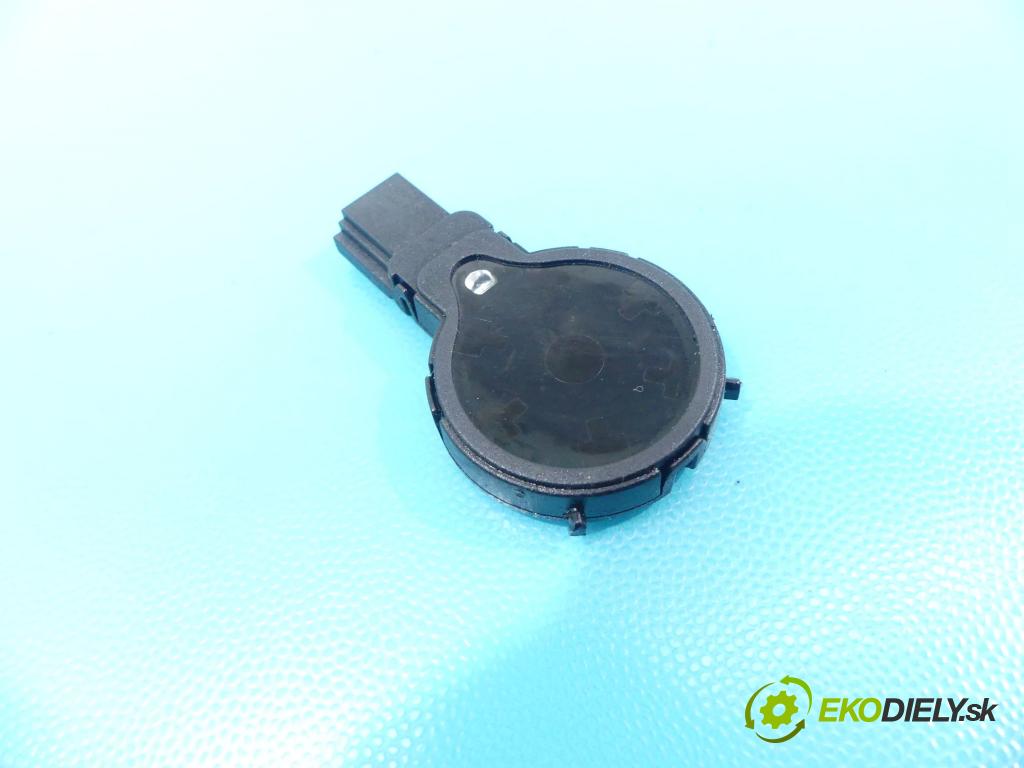 Toyota Avensis III T27 2009-2018 2.0 D4D 126 HP manual 93 kW 1998 cm3 5- snímač déšť: 89941-05030 (Snímače dažďa)