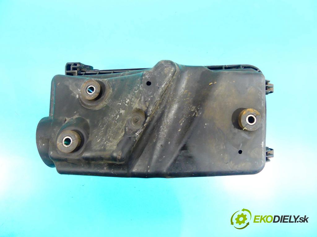 Toyota Corolla E12 2001-2009 1.4 D4D 90 HP manual 66 kW 1364 cm3 5- obal filtra vzduchu 17701-27170 (Obaly filtrov vzduchu)