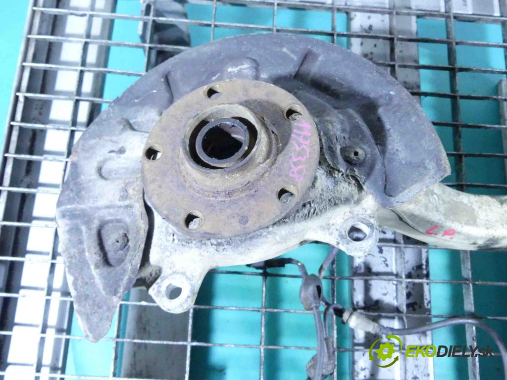 Audi A4 B6 2000-2004 2.5 tdi 179KM automatic 132 kW 2496 cm3 5- náboj ľavé  (Náboje)