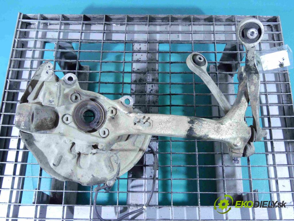 Audi A4 B6 2000-2004 2.5 tdi 179KM automatic 132 kW 2496 cm3 5- náboj ľavé  (Náboje)