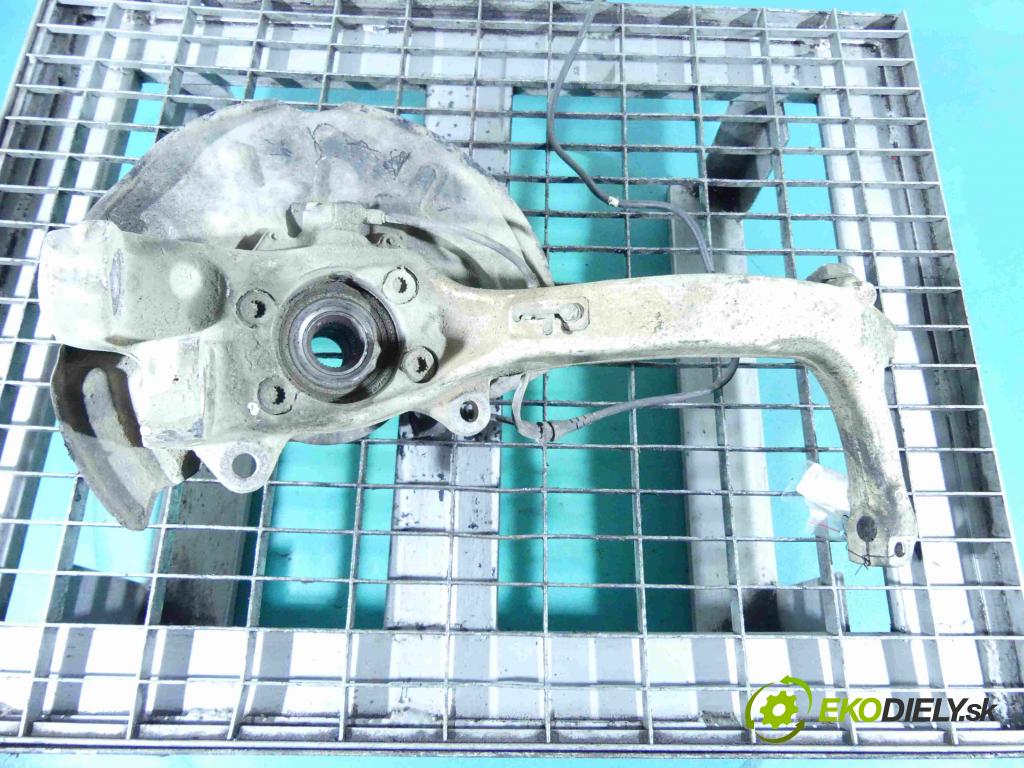 Audi A4 B6 2000-2004 2.5 tdi 179KM automatic 132 kW 2496 cm3 5- náboj pravé  (Náboje)