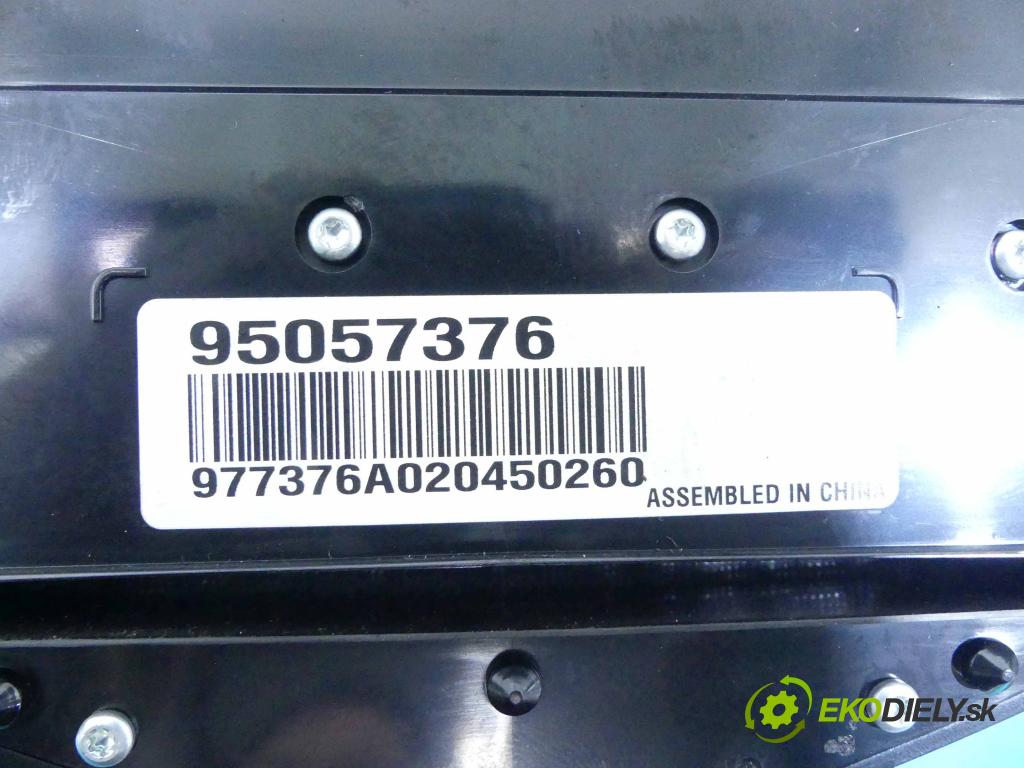 Chevrolet Cruze 1.8 16v 141 HP manual 104 kW 1796 cm3 5- Radio továreň: 95057376