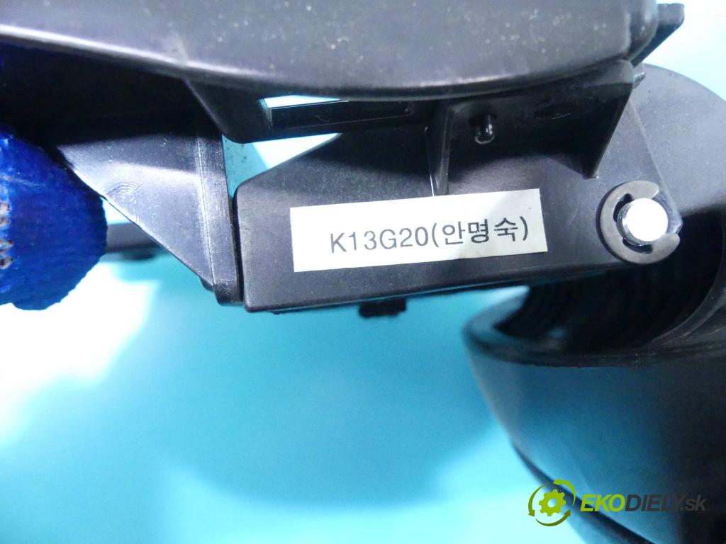 Hyundai Elantra V 2010-2016 1.8 16v 147 HP automatic 108 kW 1800 cm3 4- operadlo 84622-3X000 (Lakťové opierky)