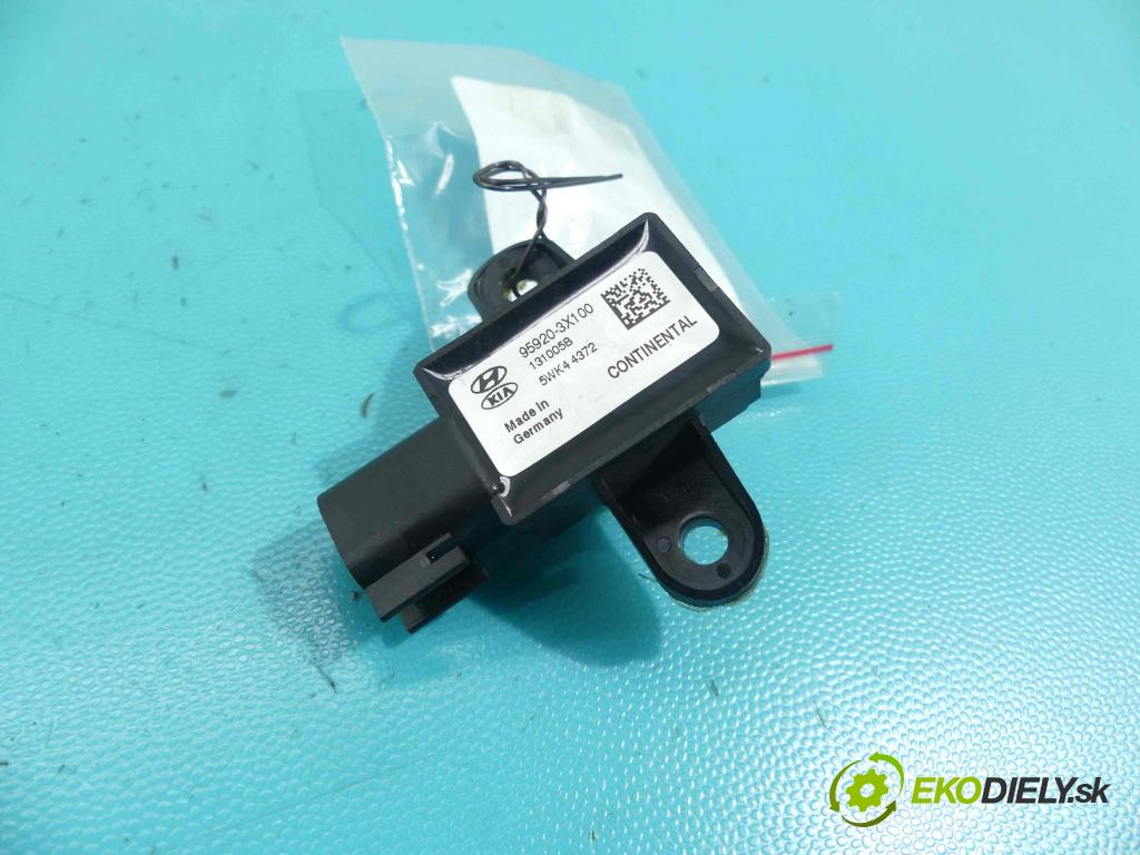 Hyundai Elantra V 2010-2016 1.8 16v 147 HP automatic 108 kW 1800 cm3 4- snímač šokovat: 5WK44372 (Snímače nárazu)