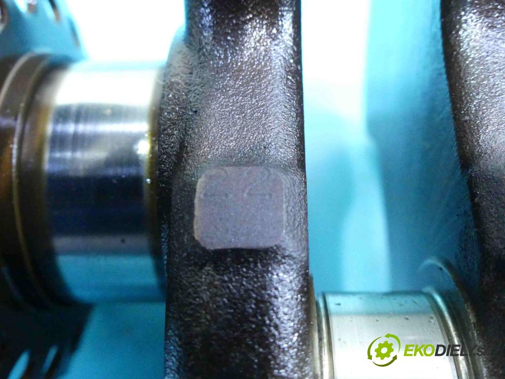 Toyota Yaris III 2011-2018 1.0 vvti 69KM manual 51 kW 998 cm3 5- Hřídel: kľukový 1KR (Ostatné)