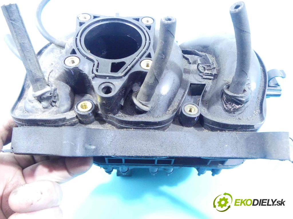 Toyota Yaris III 2011-2018 1.0 vvti 69KM manual 51 kW 998 cm3 5- zvod nasávací  (Sacie potrubia)