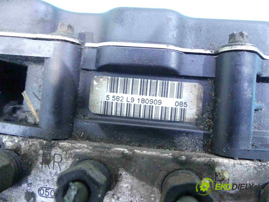 Toyota Avensis III T27 2009-2018 2.0 D4D 126 HP manual 93 kW 1998 cm3 5- čerpadlo abs 0265950749 (Pumpy ABS)