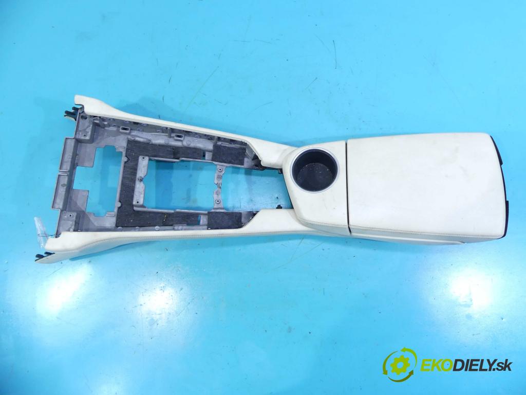 Porsche Panamera I 970 2009-2016 4.8 V8 400KM: automatic 294 kW 4806 cm3 5- operadlo 970553111018D0 (Lakťové opierky)