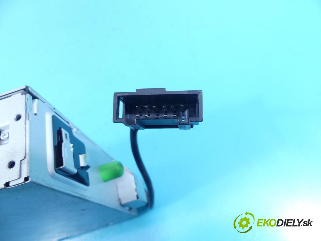 Vw Golf V 2003-2009 1.6 SR 102 HP manual 75 kW 1595 cm3 3- Menič: cd  (CD meniče)