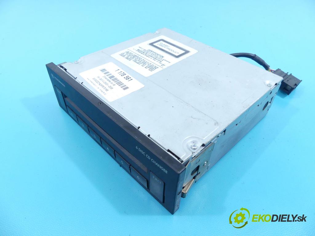 Vw Golf V 2003-2009 1.6 SR 102 HP manual 75 kW 1595 cm3 3- Menič: cd  (CD meniče)