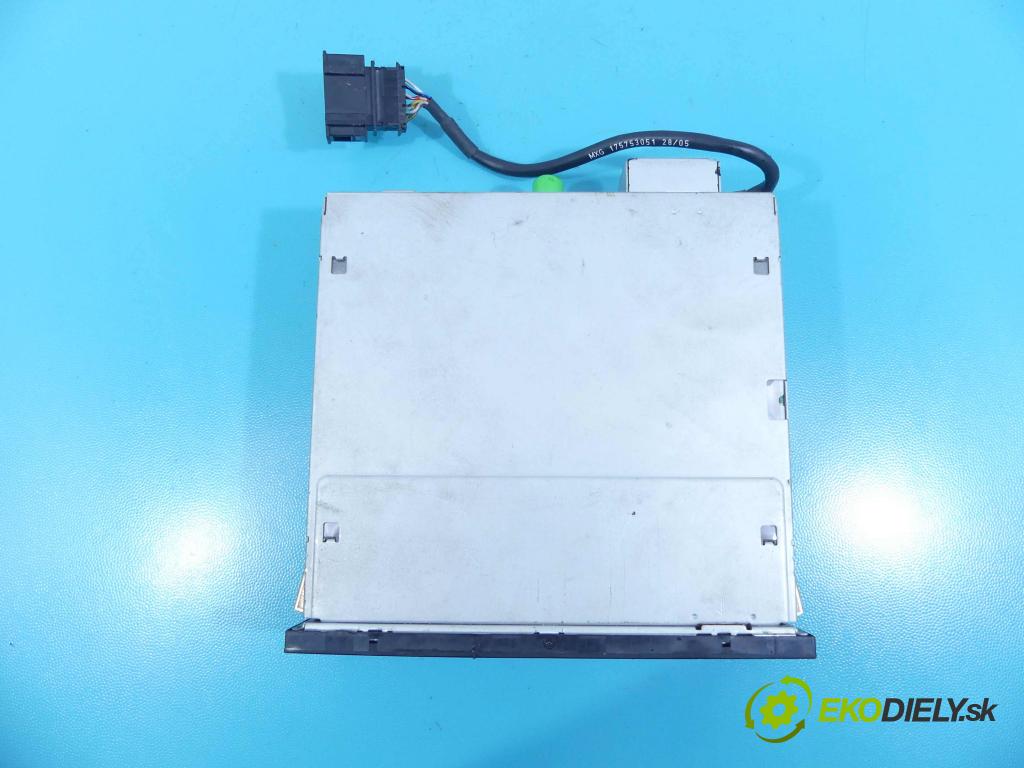 Vw Golf V 2003-2009 1.6 SR 102 HP manual 75 kW 1595 cm3 3- Menič: cd  (CD meniče)