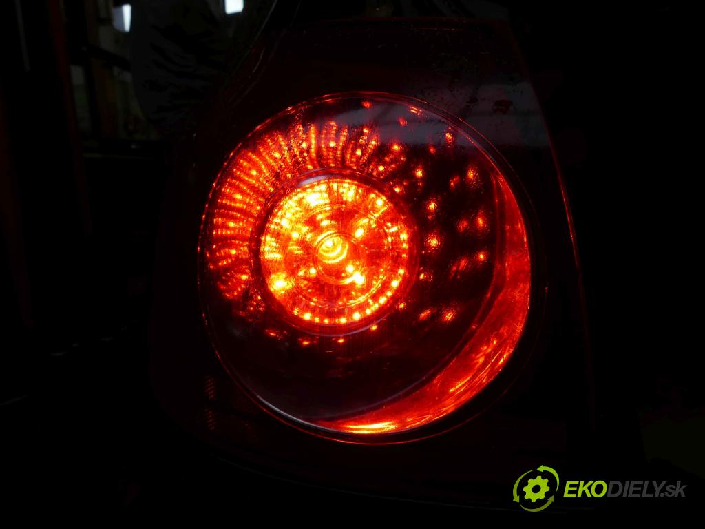 Vw Golf V 2003-2009 1.6 SR 102 HP manual 75 kW 1595 cm3 3- svetlo / reflektor zadné ľavé 1K0052204 (Ostatné)