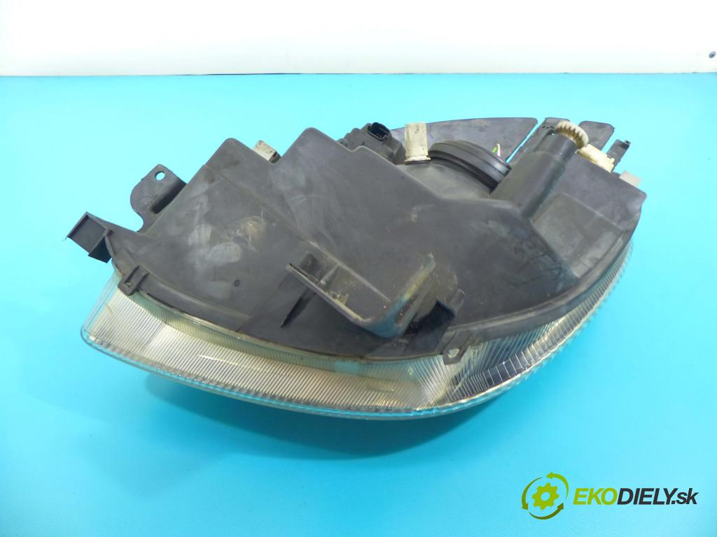 Citroen Xsara Picasso 1,8.0 16v 116 HP manual 85 kW 1749 cm3 5- Reflektor: pravý  (Pravé)