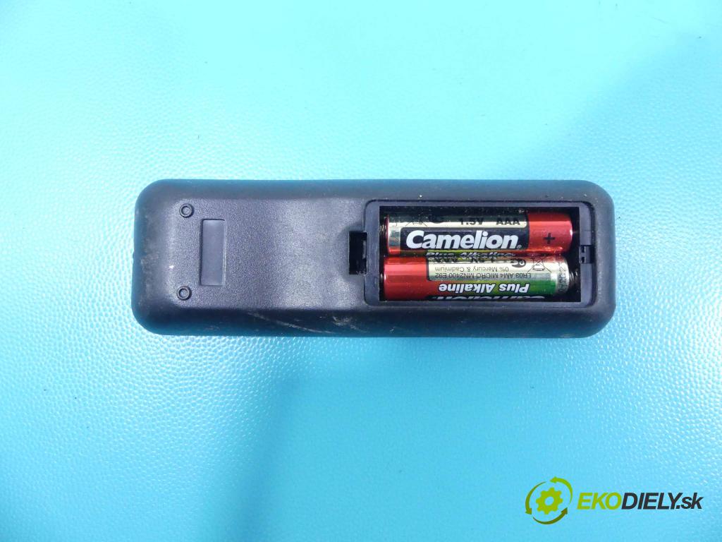 Vw Polo IV 9N 2001-2009 1.2 12v 64 HP manual 47 kW 1198 cm3 3- Radio