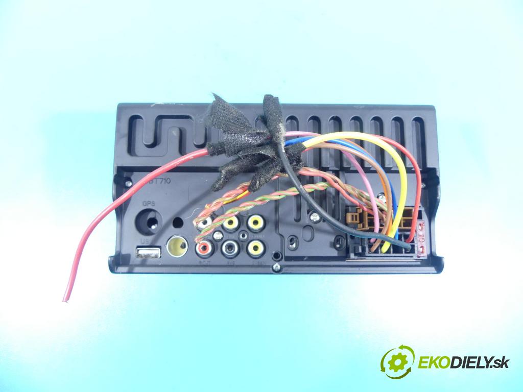 Vw Polo IV 9N 2001-2009 1.2 12v 64 HP manual 47 kW 1198 cm3 3- Radio