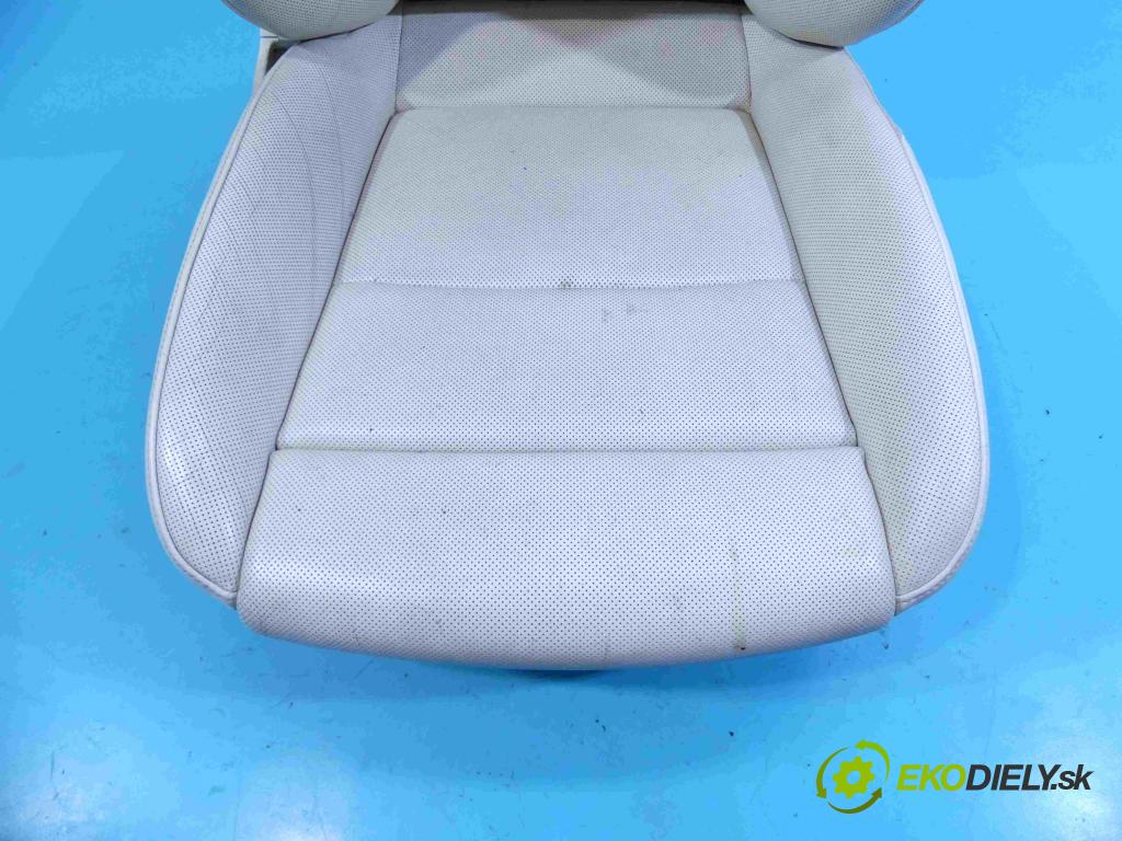 Porsche Panamera I 970 2009-2016 4.8 V8 400KM: automatic 294 kW 4806 cm3 5- Sedačka pravý  (Sedačky, sedadlá)