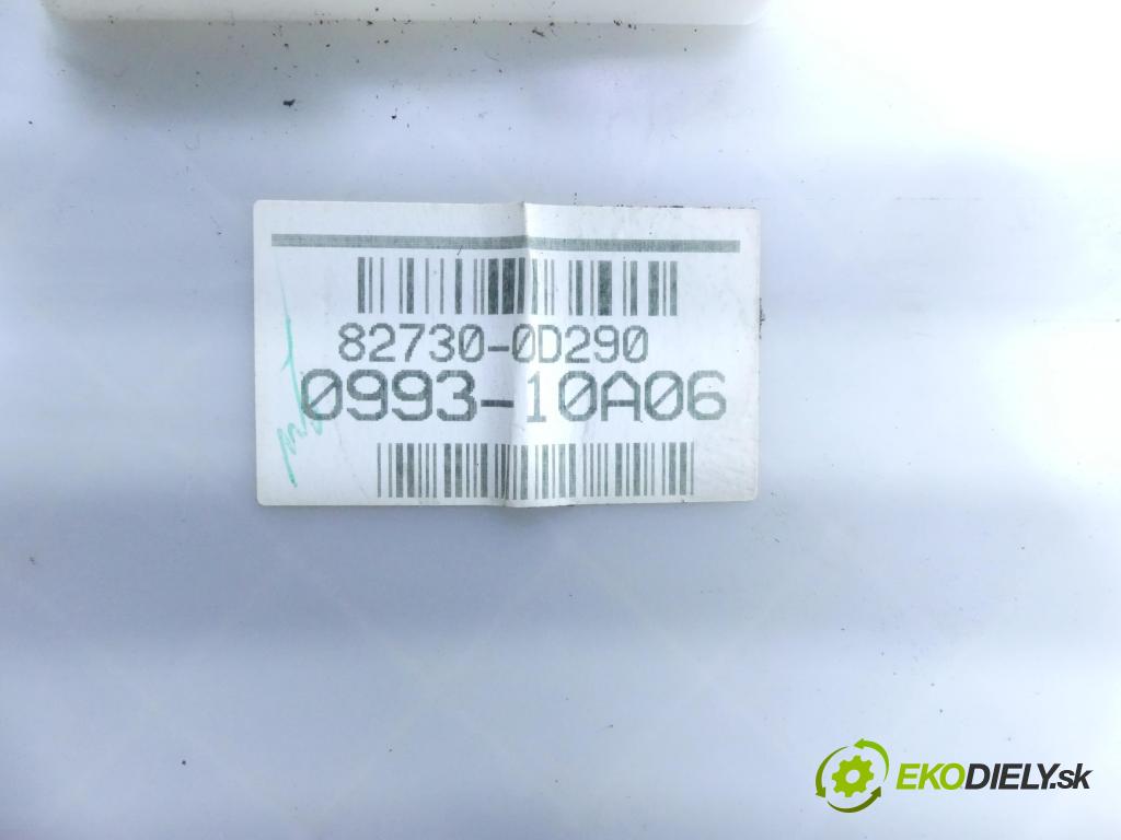 Toyota Yaris II 2005-2011 1.0 vvti 69KM manual 51 kW 998 cm3 5- skříňka pojistková 82730-0D290 (Pojistkové skříňky)