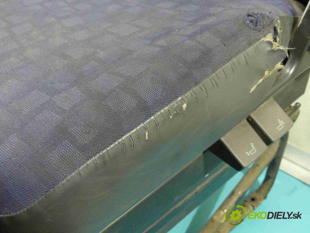 Iveco Daily III 1999-2006 2.3 HPI 136 HP manual 100 kW 2286 cm3 5- Sedačka ľavý 84050027139 (Sedačky, sedadlá)