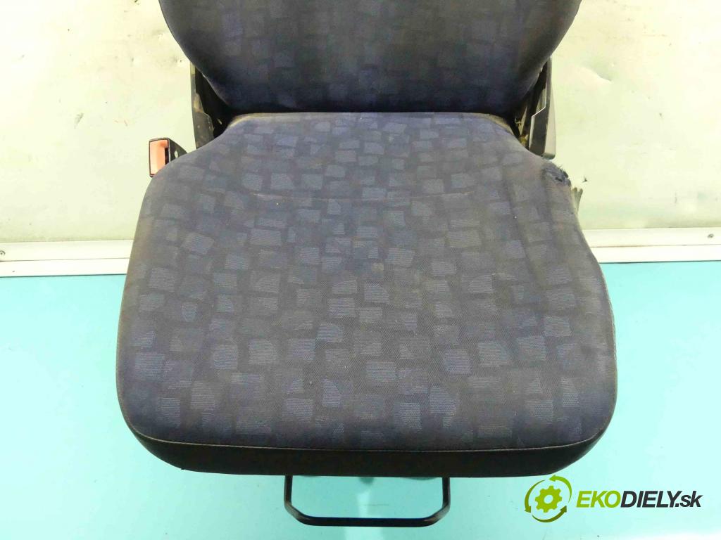 Iveco Daily III 1999-2006 2.3 HPI 136 HP manual 100 kW 2286 cm3 5- Sedačka ľavý 84050027139 (Sedačky, sedadlá)