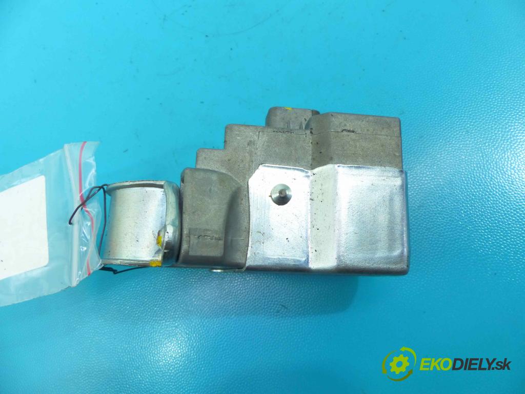 Kia Optima III 2010-2015 1.7 crdi 136 HP manual 100 kW 1685 cm3 4- Blokáda: řízení: 81900-2T700 (Ostatné)