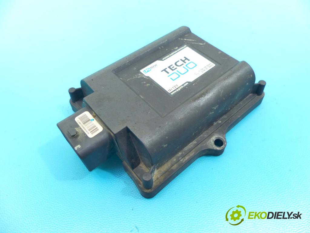 TAPPETINO BAULE INSERTO MOQUETTE Opel Meriva B 2010-2017 DZ g