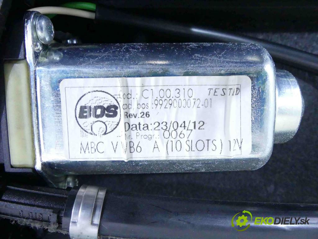 Vw Passat B7 2010-2014 2.0 tdi 140 HP manual 103 kW 1968 cm3 4- roleta 3C5863413AQ (Rolety kufra)
