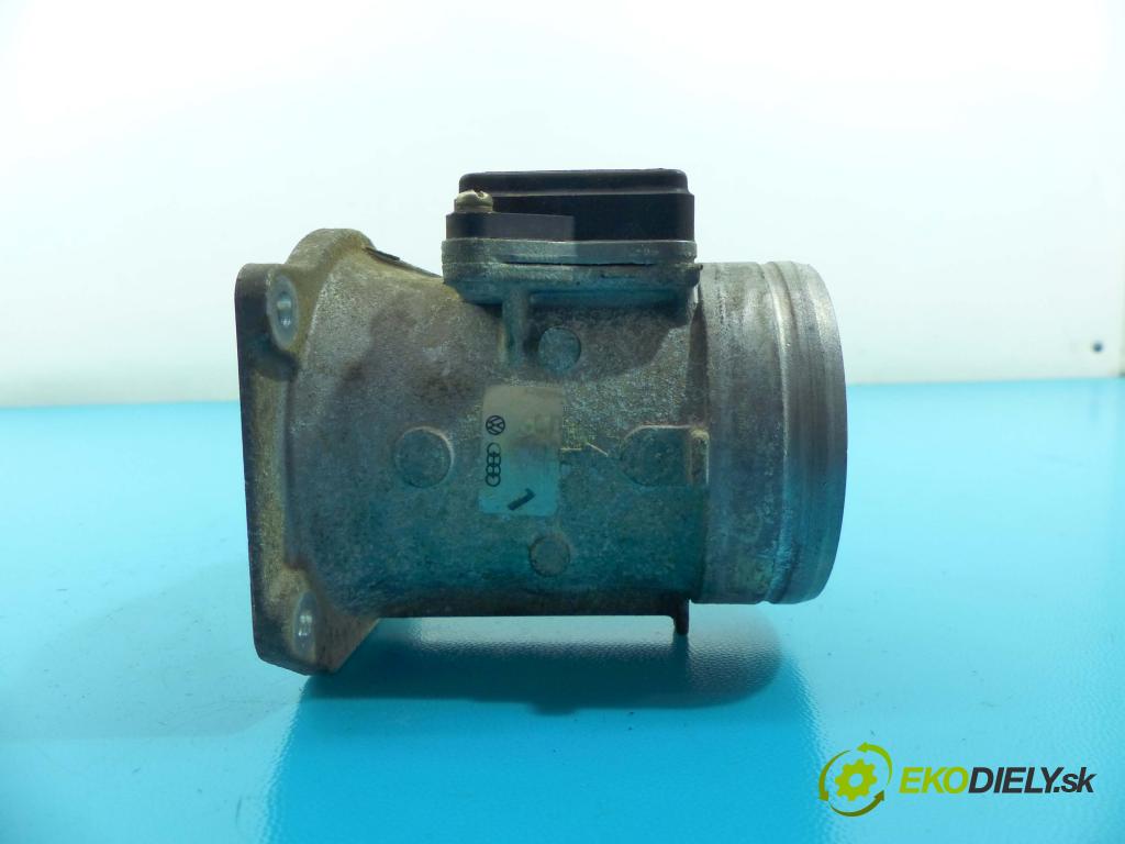 Audi A4 B5 1994-2001 1.8 20v 125 HP manual 92 kW 1781 cm3 5- průtokoměr: 037906461B (Váhy vzduchu)